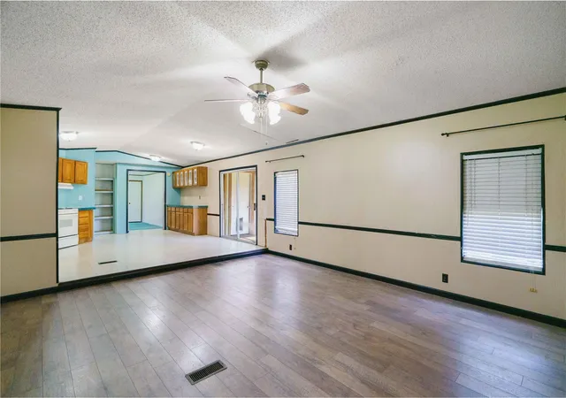 Photo 4 of Single family home for sale at 27457 Burning Tree, New Caney, TX 77357 | MLS# 32608577 | Listing updated on 2026-09-19