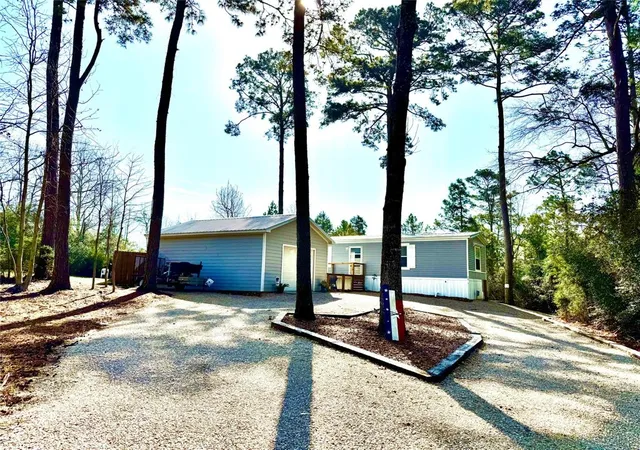 3rd image of 939 Whisperwood Dr, Onalaska, TX 77360 | MLS# 41680894
