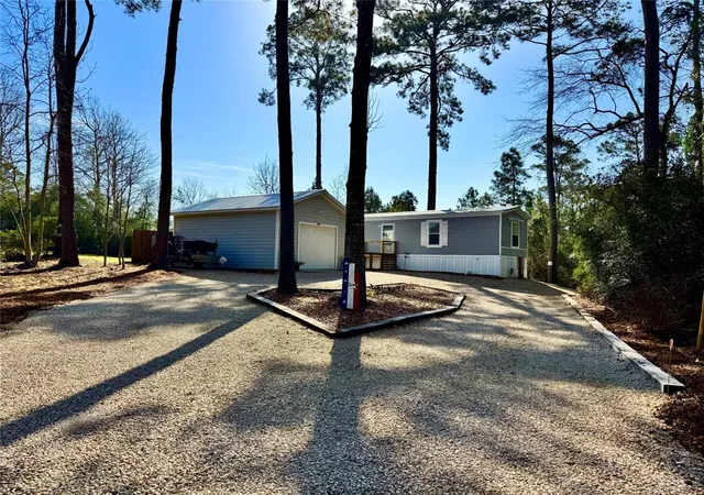 4th image of 939 Whisperwood Dr, Onalaska, TX 77360 | MLS# 41680894