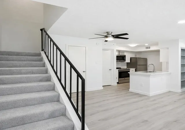 Photo 2 of Condo for sale at 2800 Jeanetta St #2402, Houston, TX 77063 | MLS# 1005737 | Listing updated on 2026-08-24