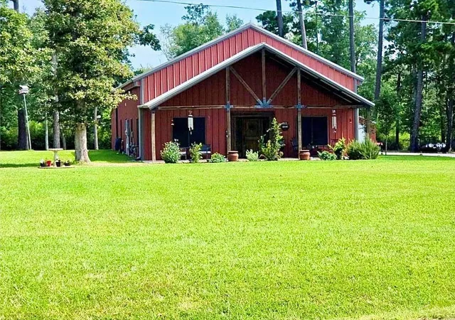 Photo 3 of Single family home for sale at 333 Edgewood, Onalaska, TX 77360 | MLS# 26323715 | Listing updated on 2026-09-16