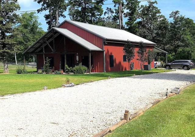 Photo 3 of Single family home for sale at 333 Edgewood, Onalaska, TX 77360 | MLS# 26323715 | Listing updated on 2026-09-16