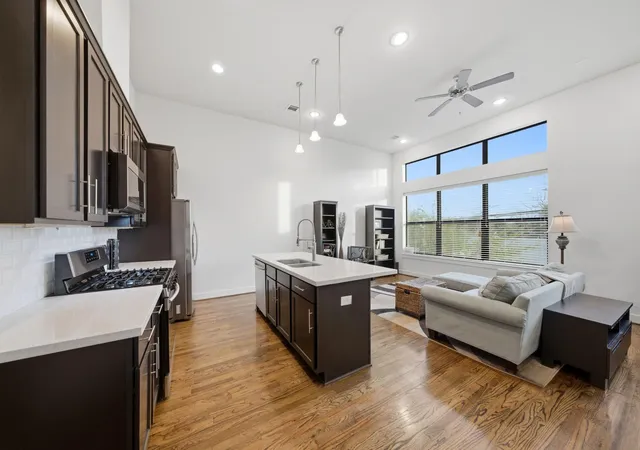 4th image of 118 N Hutcheson St, Houston, TX 77003 | MLS# 57047567