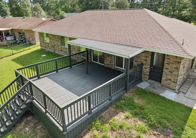 30th image of 485 E Lake Dr, Livingston, TX 77351 | MLS# 94034804