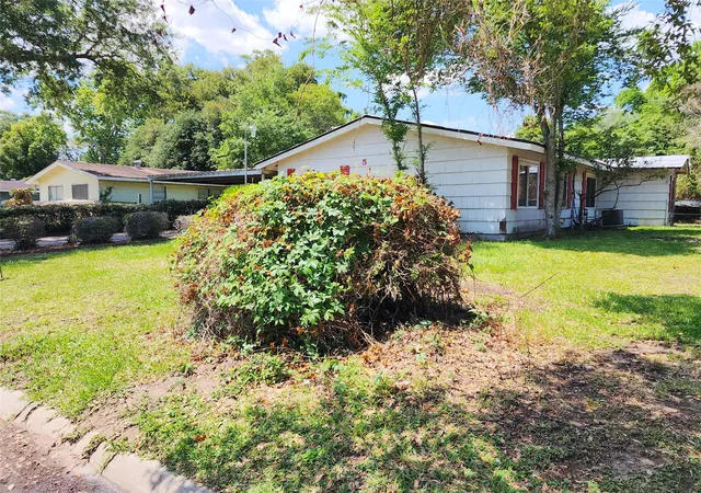 Homes for sale in Orange, TX | 512 Camellia Ave, Orange, TX 77630 | MLS# 5938377