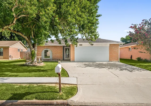1st image of 4918 Valley View Dr, La Porte, TX 77571 | MLS# 43273201