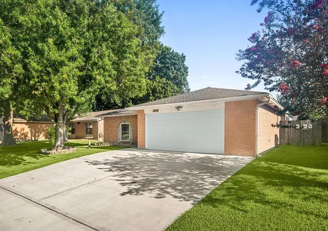 2nd image of 4918 Valley View Dr, La Porte, TX 77571 | MLS# 43273201