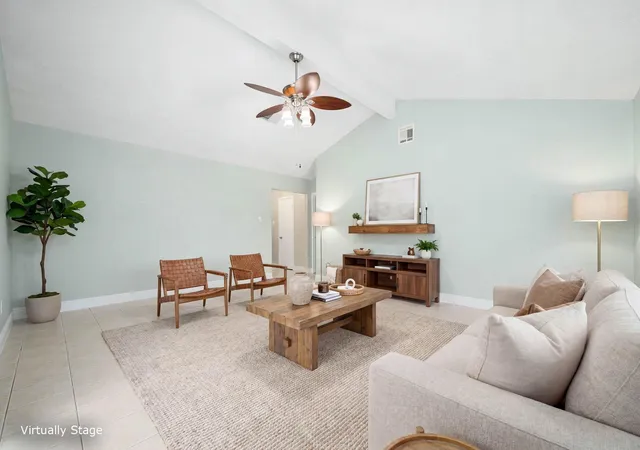 Photo 3 of Single family home for sale at 4918 Valley View Dr, La Porte, TX 77571 | MLS# 43273201 | Listing updated on 2026-08-08