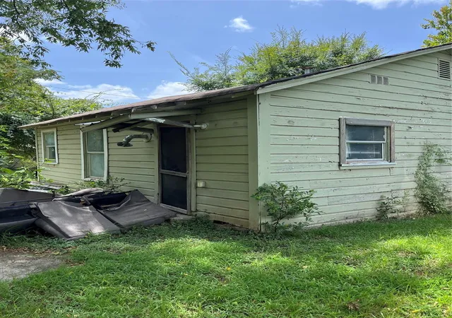 Photo 3 of Single family home for sale at 206 Callier St, Palestine, TX 75803 | MLS# 32106556 | Listing updated on 2026-07-29