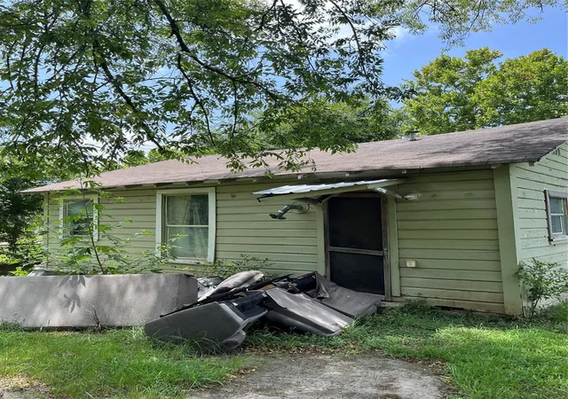 Photo 4 of Single family home for sale at 206 Callier St, Palestine, TX 75803 | MLS# 32106556 | Listing updated on 2026-07-29