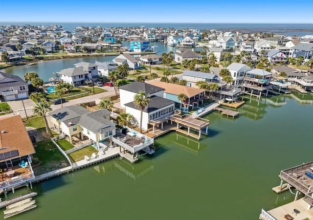 Homes for sale in Jamaica Beach, TX | 16623 Jamaica Cove Rd, Jamaica Beach, TX 77554 | MLS# 54523404