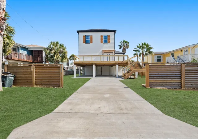 Photo 4 of Single family home for sale at 16623 Jamaica Cvs Rd, Galveston, TX 77554 | MLS# 54523404 | Listing updated on 2026-09-18