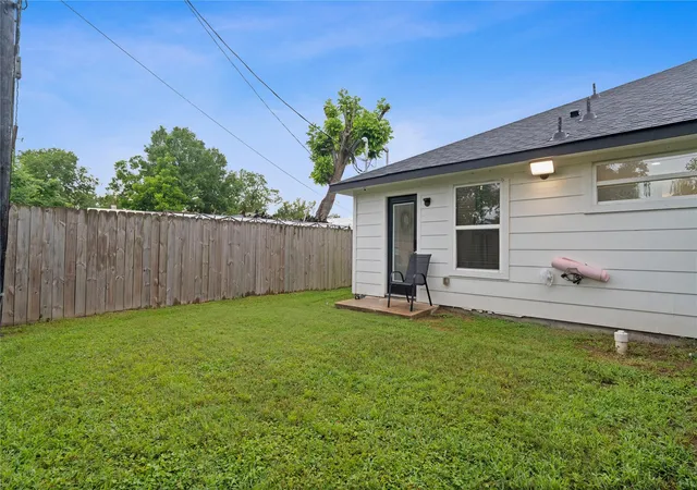 33rd image of 5202 Northridge Dr #A/B, Houston, TX 77033 | MLS# 50137029