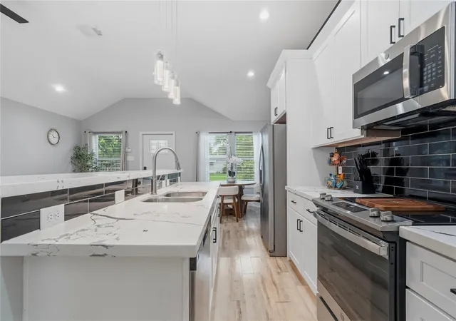 4th image of 5202 Northridge Dr, Houston, TX 77033
