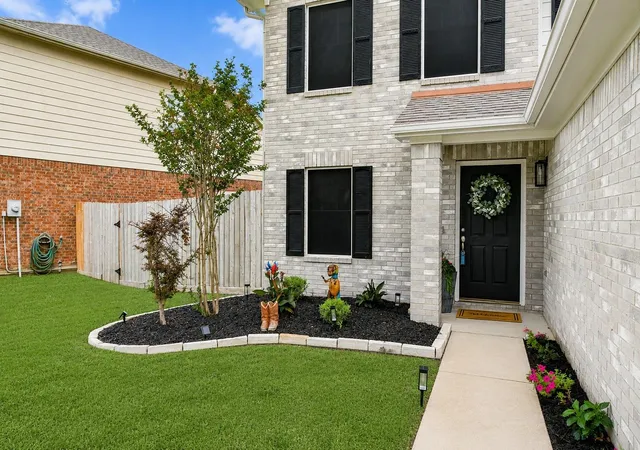 Photo 2 of Single family home for sale at 9310 Windy Spring Ln, Houston, TX 77089 | MLS# 95361203 | Listing updated on 2026-07-15