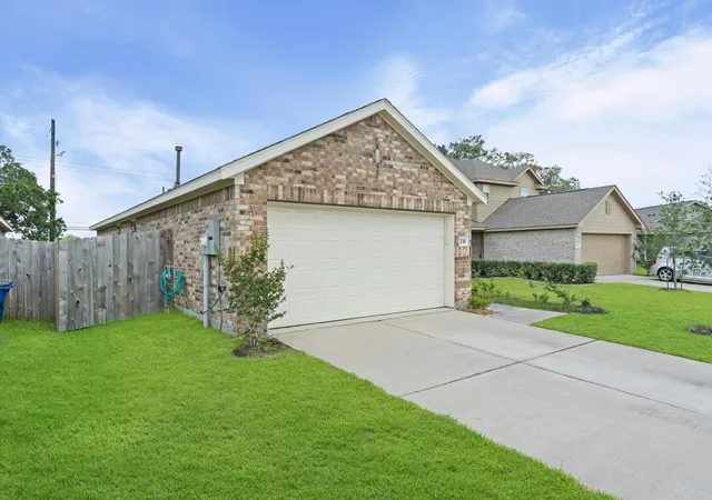 Homes for sale in Angleton, TX | 236 Bennett Loop, Angleton, TX 77515 | MLS# 96372232