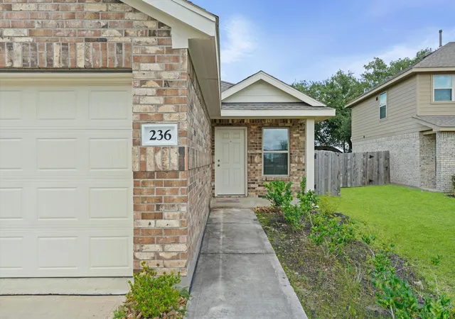 Homes for sale in Angleton, TX | 236 Bennett Loop, Angleton, TX 77515 | MLS# 96372232