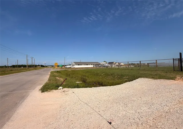 3rd image of 5342 Road 3550, Cleveland, TX 77327 | MLS# 33035148