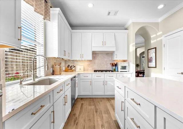 2nd image of 2500 Rockygate Ln, Friendswood, TX 77546 | MLS# 50875472