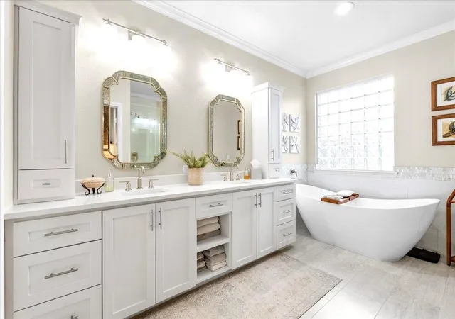 3rd image of 2500 Rockygate Ln, Friendswood, TX 77546 | MLS# 50875472