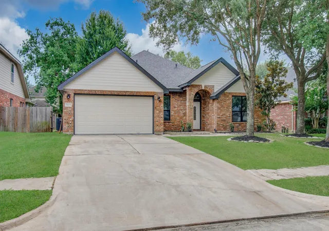 Photo 3 of Single family home for sale at 14414 Castle Cvs Ln, Houston, TX 77044 | MLS# 30331242 | Listing updated on 2026-09-09