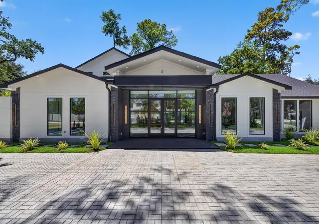 Photo 2 of Mansion for sale at 11823 Memorial Dr, Houston, TX 77024 | MLS# 96917596 | Listing updated on 2026-09-17