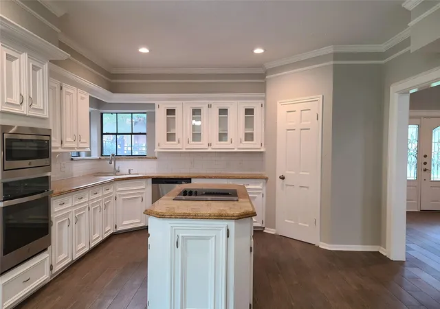 Photo 2 of Single family home for sale at 6111 Hampton Way Ct, Spring, TX 77389 | MLS# 93991859 | Listing updated on 2026-09-11