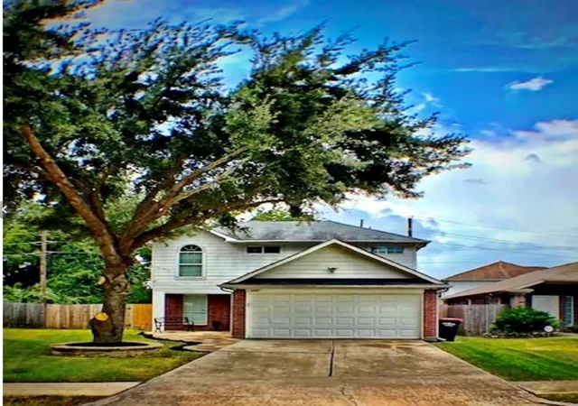 Photo 1 of Single family home for sale at 6403 W Ridgecreek Dr, Missouri City, TX 77489 | MLS# 12690338 | Listing updated on 2026-07-25