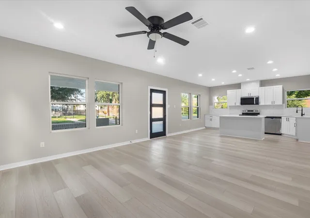 Photo 3 of Single family home for sale at 3001 Arbor St, Houston, TX 77004 | MLS# 30914415 | Listing updated on 2026-09-10