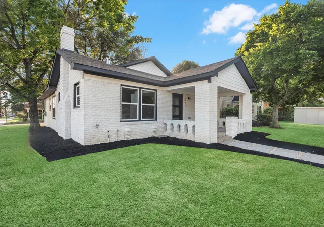Photo 4 of Single family home for sale at 3001 Arbor St, Houston, TX 77004 | MLS# 30914415 | Listing updated on 2026-09-10