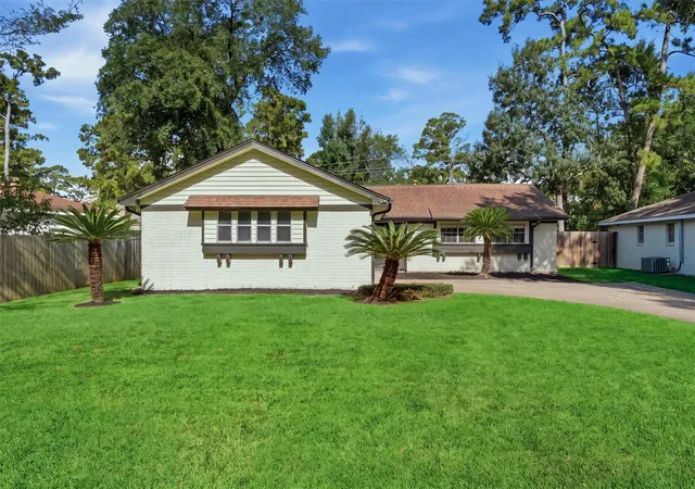 Photo 3 of Single family home for sale at 22911 Canyon Lake Dr, Spring, TX 77373 | MLS# 34069184 | Listing updated on 2026-09-19