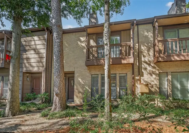 Photo 3 of Condo for sale at 11711 Memorial Dr #13, Houston, TX 77024 | MLS# 6682310 | Listing updated on 2026-09-04