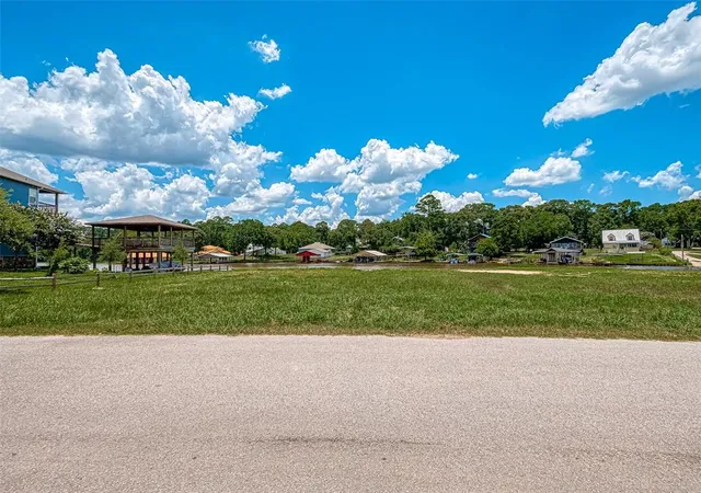 Homes for sale in Huntsville, TX | 70 Cypress Bnd, Huntsville, TX 77340 | MLS# 42500914
