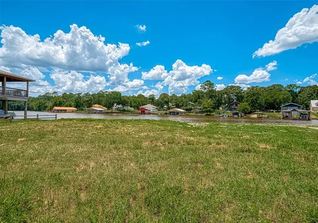 Homes for sale in Huntsville, TX | 70 Cypress Bnd, Huntsville, TX 77340 | MLS# 42500914