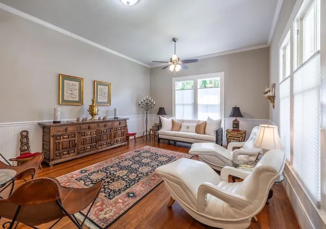 2nd image of 114 N College St, Gonzales, TX 78629 | MLS# 10899365