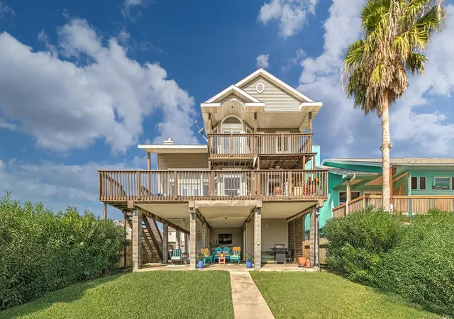 Homes for sale in Bayou Vista, TX | 1095 Redfish St, Bayou Vista, TX 77563 | MLS# 85209304