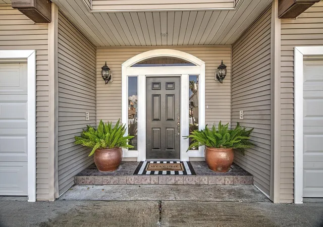 3rd image of 1095 Redfish St, Bayou Vista, TX 77563 | MLS# 85209304