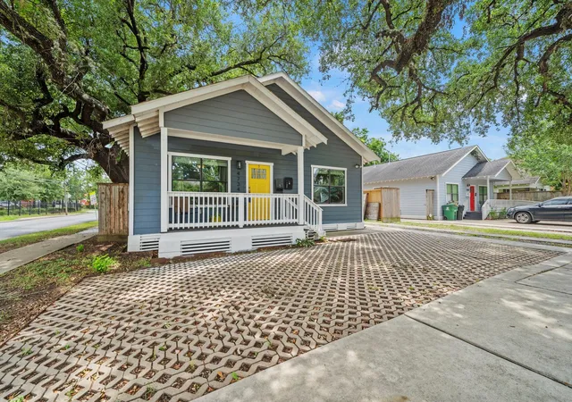 Photo 1 of Multi family home for sale at 4734 Bell St, Houston, TX 77023 | MLS# 75901554 | Listing updated on 2026-08-18