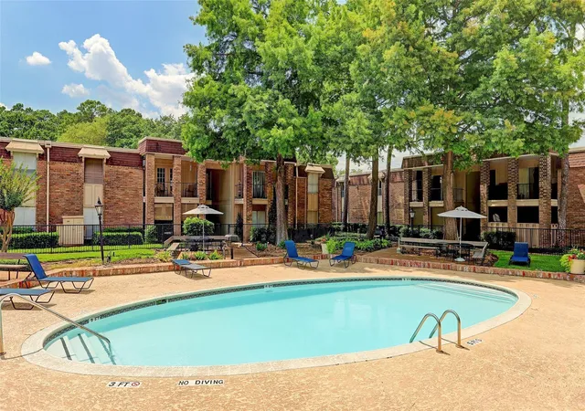 2nd image of 7555 Katy Fwy, Houston, TX 77024
