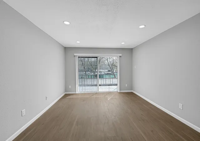 3rd image of 7555 Katy Fwy #146, Houston, TX 77024 | MLS# 10191008