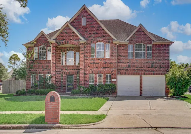 1st image of 1402 Pine Knot Ct, Pearland, TX 77581 | MLS# 27592244