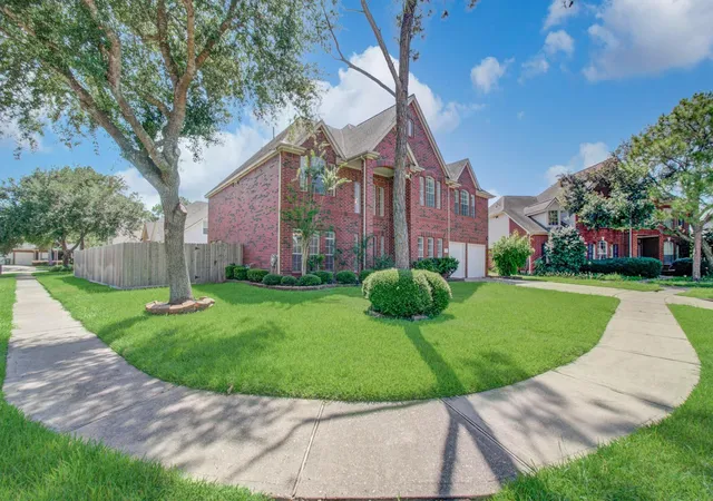 2nd image of 1402 Pine Knot Ct, Pearland, TX 77581 | MLS# 27592244