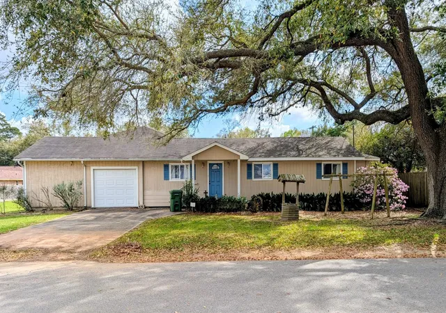 1st image of 2506 Heights St, Liberty, TX 77575 | MLS# 92194479