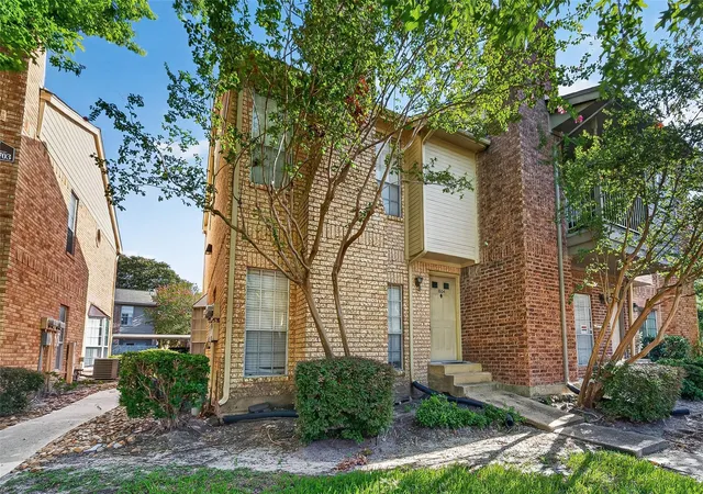 Photo 3 of Condo for sale at 1515 Sandy Springs Rd #1604, Houston, TX 77042 | MLS# 90962091 | Listing updated on 2026-07-24