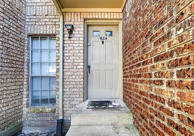Photo 4 of Condo for sale at 1515 Sandy Springs Rd #1604, Houston, TX 77042 | MLS# 90962091 | Listing updated on 2026-07-24