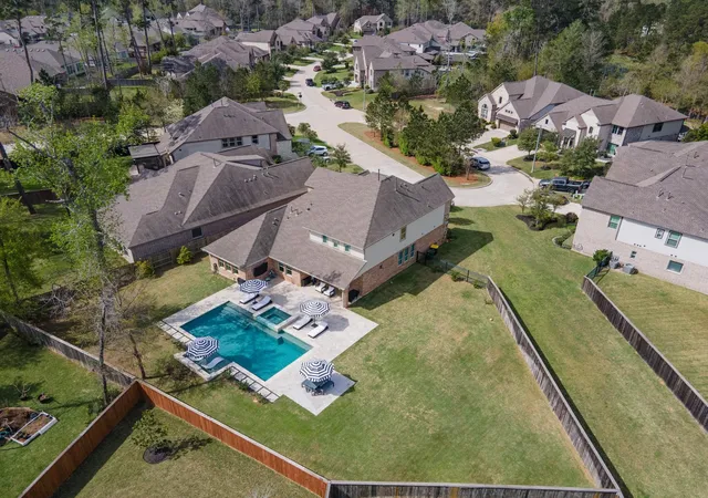 Photo 3 of Sale Pending at 414 Rowan Pine Ct, Conroe, TX 77304 | MLS# 66842957 | Listing updated on 2026-09-10