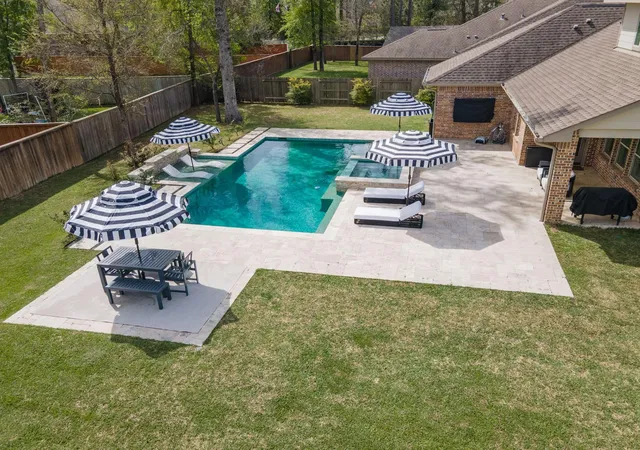 Photo 4 of Sale Pending at 414 Rowan Pine Ct, Conroe, TX 77304 | MLS# 66842957 | Listing updated on 2026-09-10