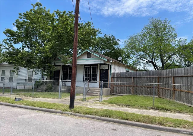 3rd image of 3703 Drew St, Houston, TX 77004 | MLS# 79443119