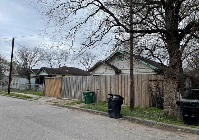 4th image of 3703 Drew St, Houston, TX 77004 | MLS# 79443119