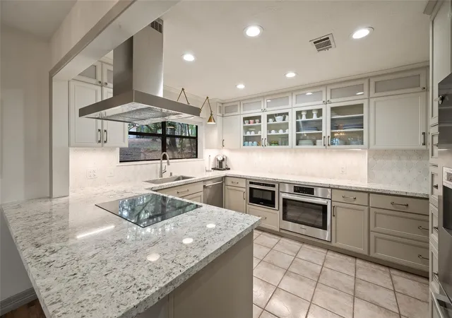 3rd image of 20404 Doral Dr, Huntsville, TX 77320 | MLS# 83445669
